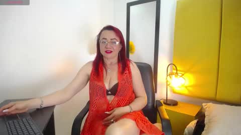 Snapshot of foxy_miilf chatting on September 2025 01:58:01 PM Foxy miilf online show from September 2025 01:58:01 PM