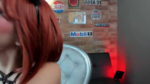 Snapshot of foxy_rhenna chatting on November 2025 11:07:01 AM Miss Rhenna online show from November 2025 11:07:01 AM