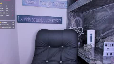 Snapshot of foxy_vilma chatting on April 2026 07:07:01 PM Miss Vilma online show from April 2026 07:07:01 PM