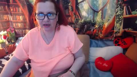 Snapshot of foxydesiree chatting on May 2026 02:13:01 PM foxydesiree online show from May 2026 02:13:01 PM