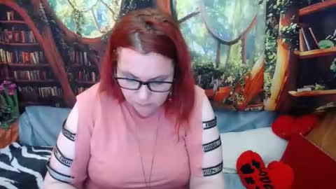 Snapshot of foxydesiree chatting on June 2026 07:46:01 AM foxydesiree online show from June 2026 07:46:01 AM