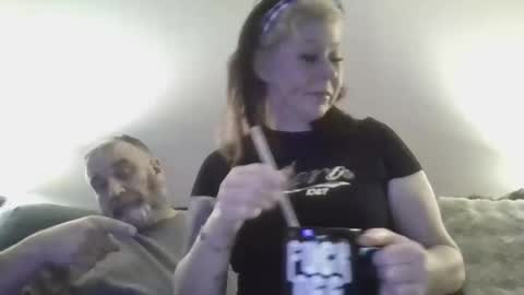 foxyfang online show from January 2026 04:47:01 AM