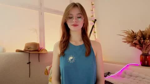 Snapshot of foxysecret_ chatting on May 2026 06:16:01 PM foxysecret_ online show from May 2026 06:16:01 PM