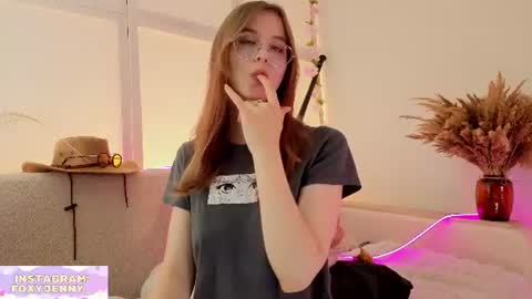 Snapshot of foxysecret_ chatting on June 2026 06:10:01 PM foxysecret_ online show from June 2026 06:10:01 PM