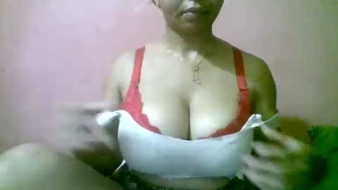 Snapshot of fracisca2204 chatting on March 2026 09:15:02 AM fracisca2204 online show from March 2026 09:15:02 AM