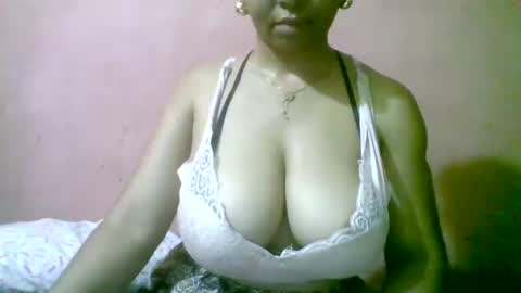 Snapshot of fracisca2204 chatting on March 2026 08:18:02 AM fracisca2204 online show from March 2026 08:18:02 AM