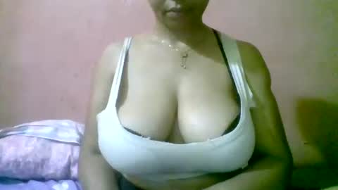 Snapshot of fracisca2204 chatting on March 2026 08:41:01 AM fracisca2204 online show from March 2026 08:41:01 AM