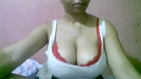 Snapshot of fracisca2204 chatting on March 2026 09:03:02 AM fracisca2204 online show from March 2026 09:03:02 AM