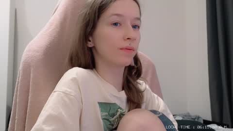 Snapshot of fran_bow chatting on January 2025 03:15:01 AM fran_bow online show from January 2025 03:15:01 AM