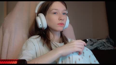 Snapshot of fran_bow chatting on February 2025 05:15:02 PM fran_bow online show from February 2025 05:15:02 PM