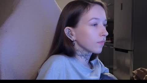 Snapshot of fran_bow chatting on January 2026 12:26:01 AM fran_bow online show from January 2026 12:26:01 AM