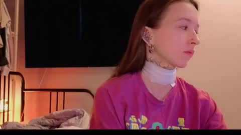 Snapshot of fran_bow chatting on April 2026 01:09:02 PM fran_bow online show from April 2026 01:09:02 PM