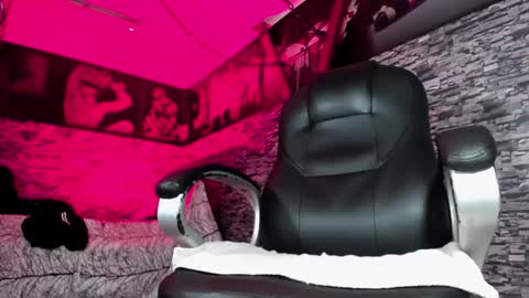 Fran online show from October 2025 03:52:02 AM