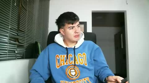 franccesco_699 online show from October 2025 06:02:02 AM