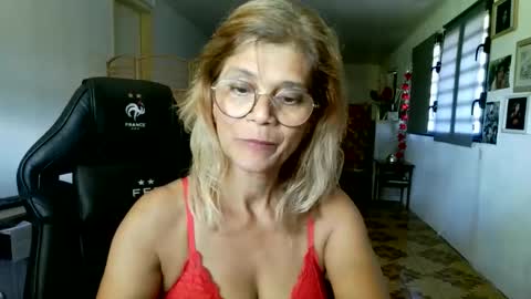 francelune online show from February 2026 06:54:01 AM