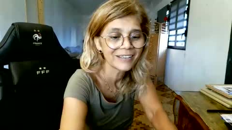 francelune online show from March 2026 01:47:01 PM