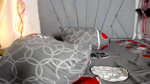 francihot4 online show from December 2025 02:16:01 AM