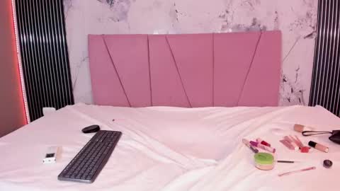 Laura online show from March 2026 08:35:02 PM