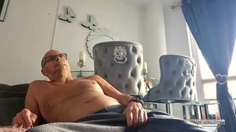 Snapshot of franciscomalin chatting on August 2026 07:29:01 AM franciscomalin online show from August 2026 07:29:01 AM