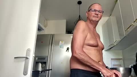 Snapshot of franciscomalin chatting on August 2026 01:46:02 PM franciscomalin online show from August 2026 01:46:02 PM