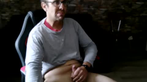 Snapshot of franck143544 chatting on June 2026 02:08:02 PM franck143544 online show from June 2026 02:08:02 PM