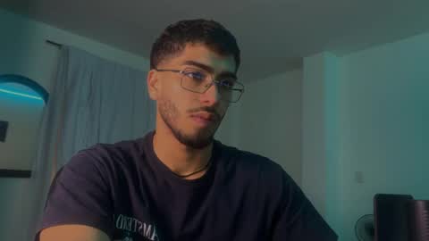 Snapshot of francobanderas1 chatting on April 2026 07:00:01 PM FRANCO online show from April 2026 07:00:01 PM