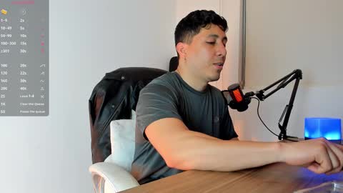 Snapshot of francodelacruz chatting on March 2025 02:19:02 AM Francum online show from March 2025 02:19:02 AM