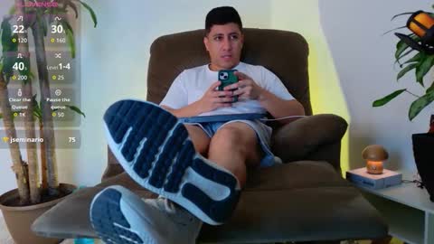 Snapshot of francodelacruz chatting on October 2025 12:11:01 PM Francum online show from October 2025 12:11:01 PM