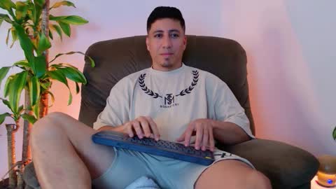 Snapshot of francodelacruz chatting on November 2025 03:52:02 AM Francum online show from November 2025 03:52:02 AM