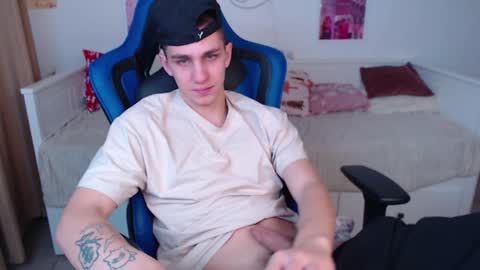 Frank online show from December 2024 05:44:01 AM