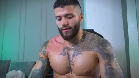 Frank Farrell. Hey remember to give me a thumbs up Ty online show from November 2025 07:19:01 AM