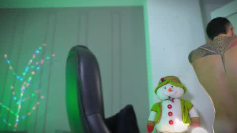 Frank Farrell. Hey remember to give me a thumbs up Ty online show from November 2025 01:04:02 AM