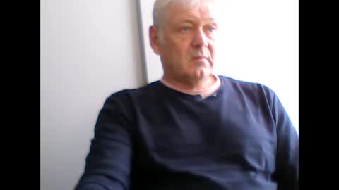 frannkboy61 online show from April 2026 11:42:02 AM