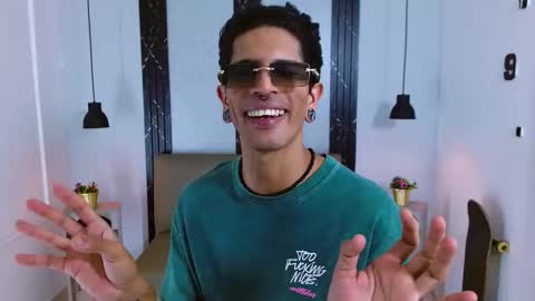 Snapshot of franvill_trato chatting on November 2025 08:08:01 PM Franvill trato online show from November 2025 08:08:01 PM