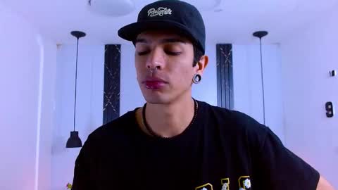 Snapshot of franvill_trato chatting on December 2025 07:09:01 PM Franvill trato online show from December 2025 07:09:01 PM