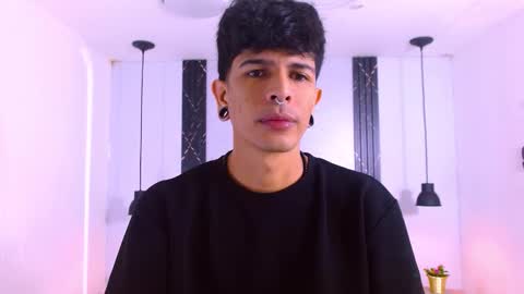 Snapshot of franvill_trato chatting on December 2025 06:48:02 PM Franvill trato online show from December 2025 06:48:02 PM