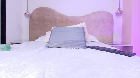 FRANYELY online show from November 2025 07:14:01 PM