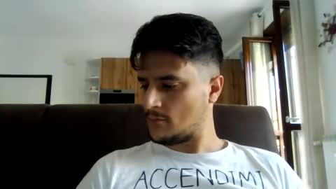 Snapshot of fraromeo2 chatting on April 2026 08:40:02 AM fraromeo2 online show from April 2026 08:40:02 AM