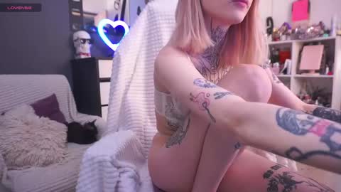 Snapshot of fraulein_mooon chatting on May 2026 09:24:01 PM Asya UwU online show from May 2026 09:24:01 PM