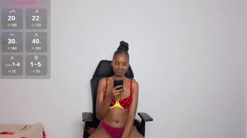 Snapshot of freakky_nessa chatting on April 2026 10:12:02 PM Nessa-Independent model online show from April 2026 10:12:02 PM