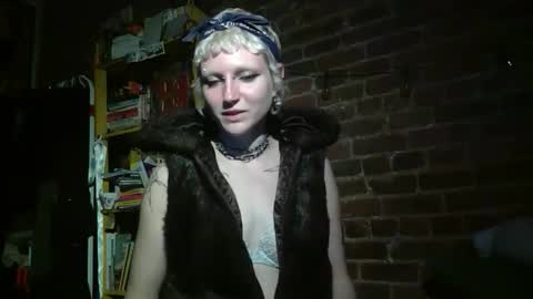 Lily Red online show from May 2026 02:30:01 AM