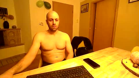 freddow online show from October 2025 08:20:02 PM