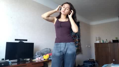 Mia online show from October 2025 08:29:01 AM