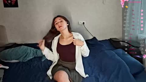 Mia online show from December 2025 11:08:02 AM