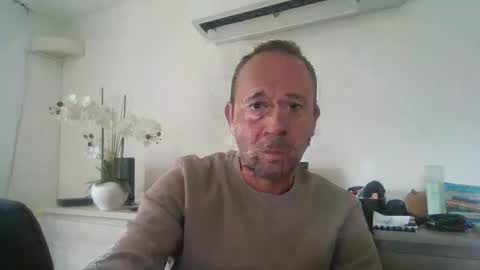 fredodu41 online show from May 2026 10:47:01 AM