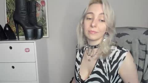 Snapshot of freeanne chatting on June 2026 07:07:01 AM Anne online show from June 2026 07:07:01 AM
