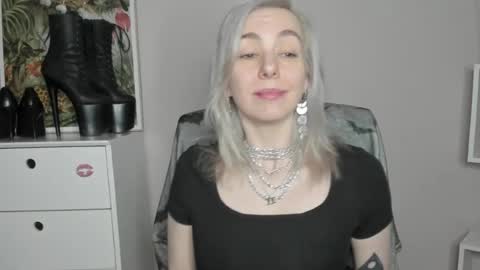 Snapshot of freeanne chatting on June 2026 06:33:01 AM Anne online show from June 2026 06:33:01 AM