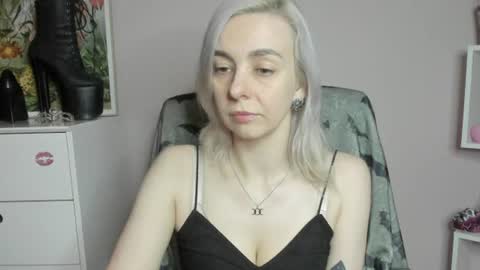Snapshot of freeanne chatting on June 2026 06:30:01 AM Anne online show from June 2026 06:30:01 AM