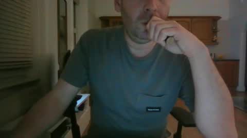 Snapshot of frenchbdmaninlondon chatting on December 2024 07:01:01 PM Horny Paul online show from December 2024 07:01:01 PM