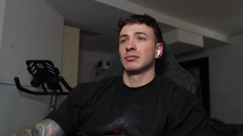 Snapshot of frewfun chatting on March 2025 05:28:01 PM cameron online show from March 2025 05:28:01 PM